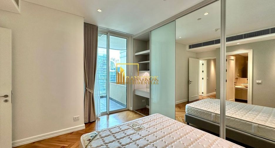 For rent 4 bedrooms condo in Pathum Wan, Bangkok