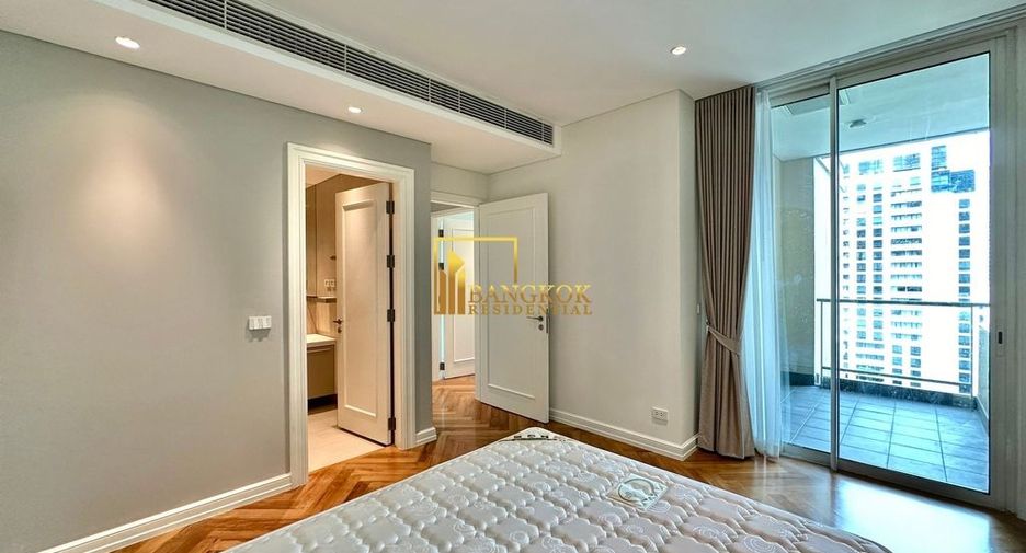 For rent 4 bedrooms condo in Pathum Wan, Bangkok