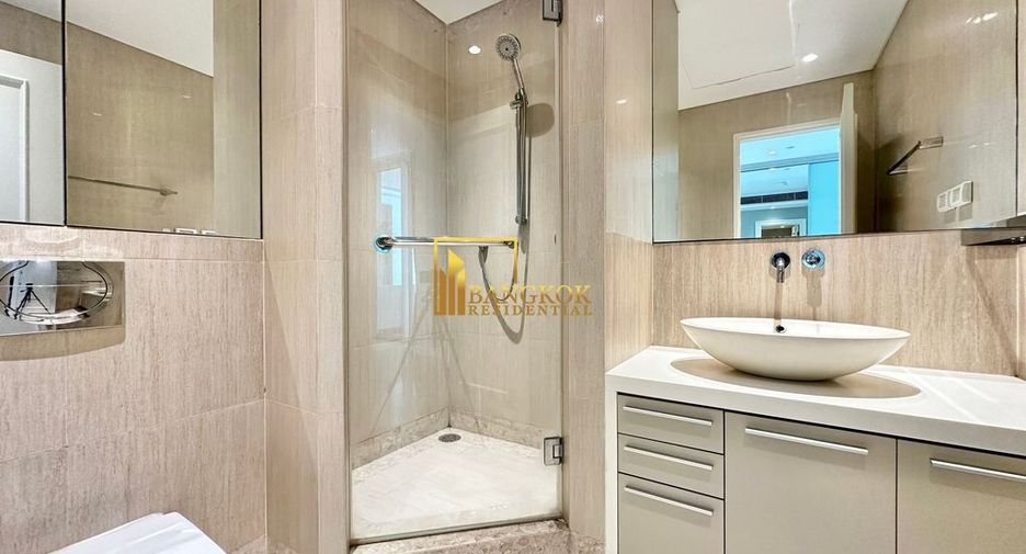 For rent 4 bedrooms condo in Pathum Wan, Bangkok