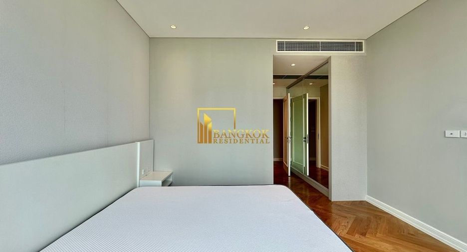 For rent 4 bedrooms condo in Pathum Wan, Bangkok