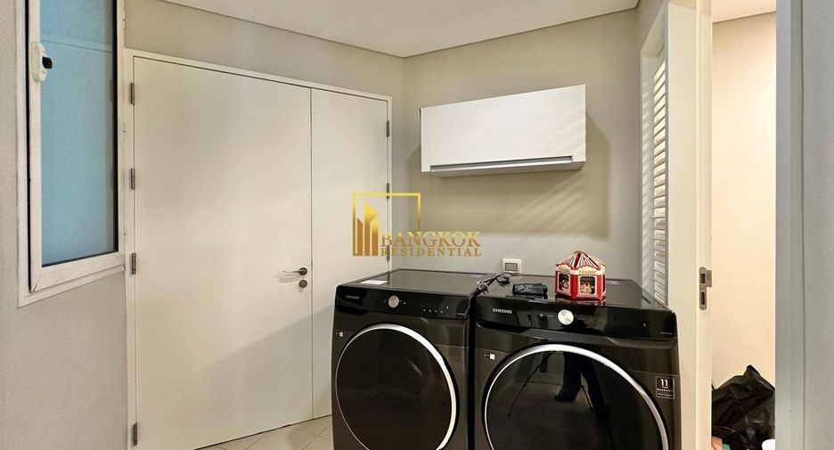 For rent 4 bedrooms condo in Pathum Wan, Bangkok