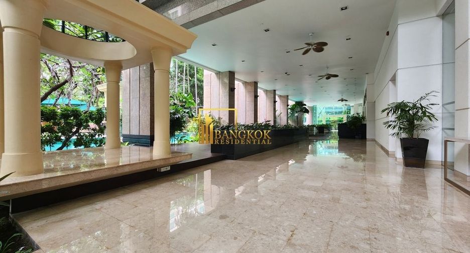 For rent 4 bedrooms condo in Pathum Wan, Bangkok
