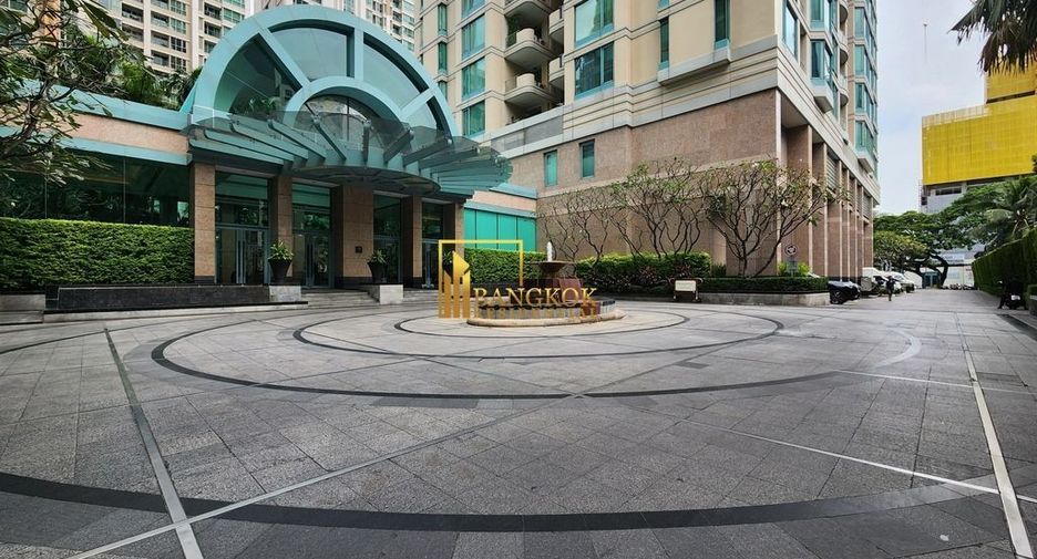 For rent 4 bedrooms condo in Pathum Wan, Bangkok