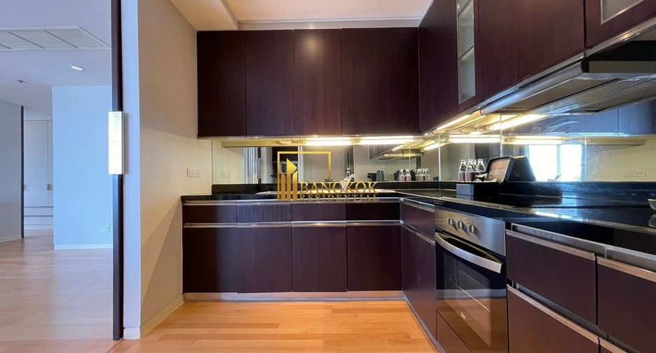For rent 2 ベッドルーム serviced apartment in Khlong Toei, Bangkok