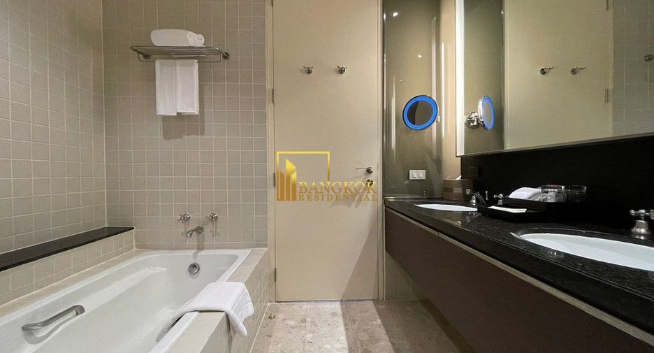 For rent 2 ベッドルーム serviced apartment in Khlong Toei, Bangkok