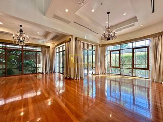 Haus zur Miete mit 4 Zimmer in Watthana, Bangkok