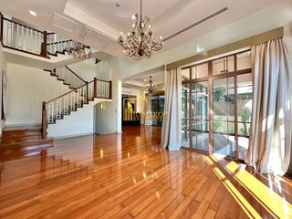 Haus zur Miete mit 4 Zimmer in Watthana, Bangkok
