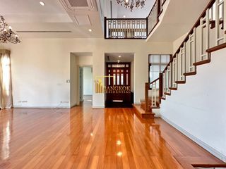 Haus zur Miete mit 4 Zimmer in Watthana, Bangkok