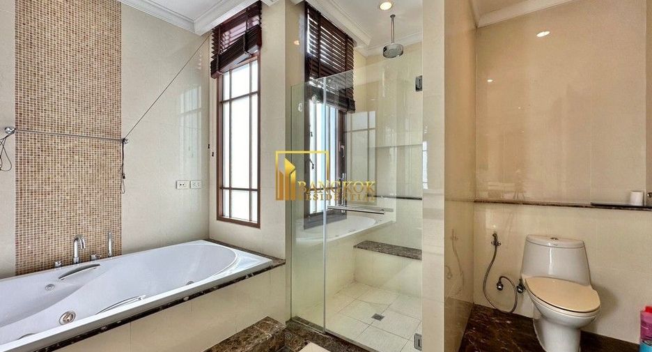 À louer 4 chambres maison à Watthana, Bangkok