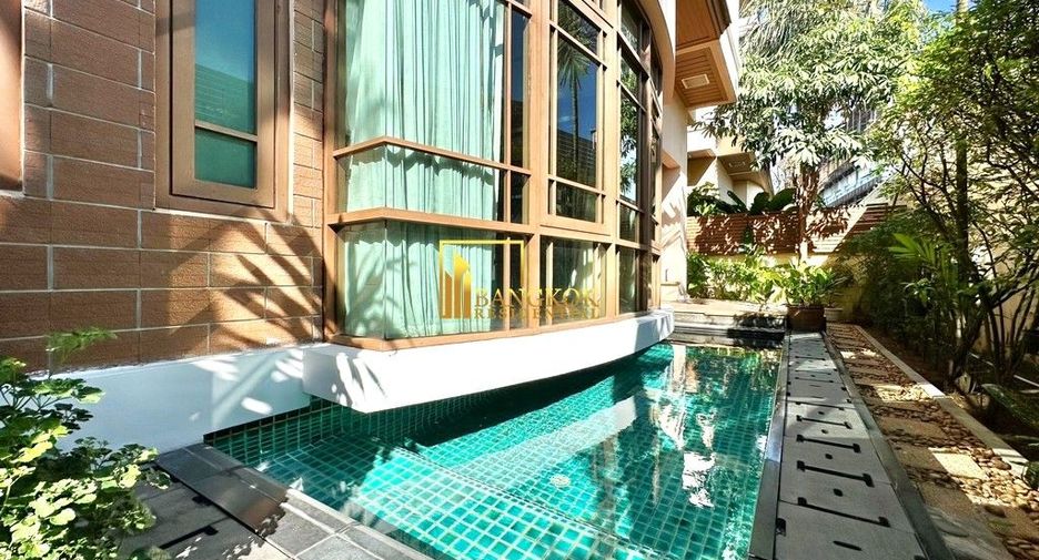 À louer 4 chambres maison à Watthana, Bangkok