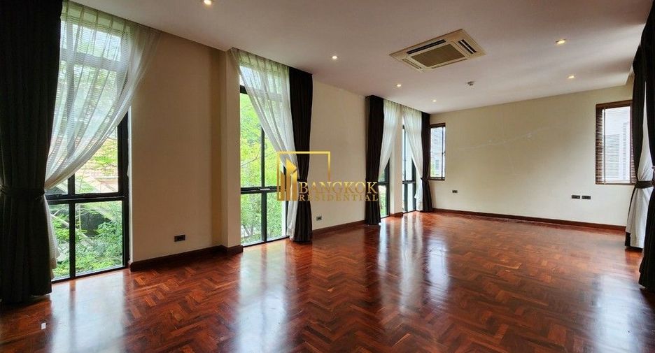 For rent 4 ベッドルーム villa in Khlong Toei, Bangkok