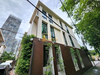 For rent 4 ベッドルーム villa in Khlong Toei, Bangkok