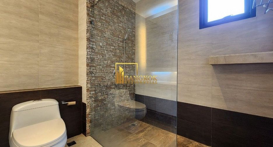 For rent 4 ベッドルーム villa in Khlong Toei, Bangkok