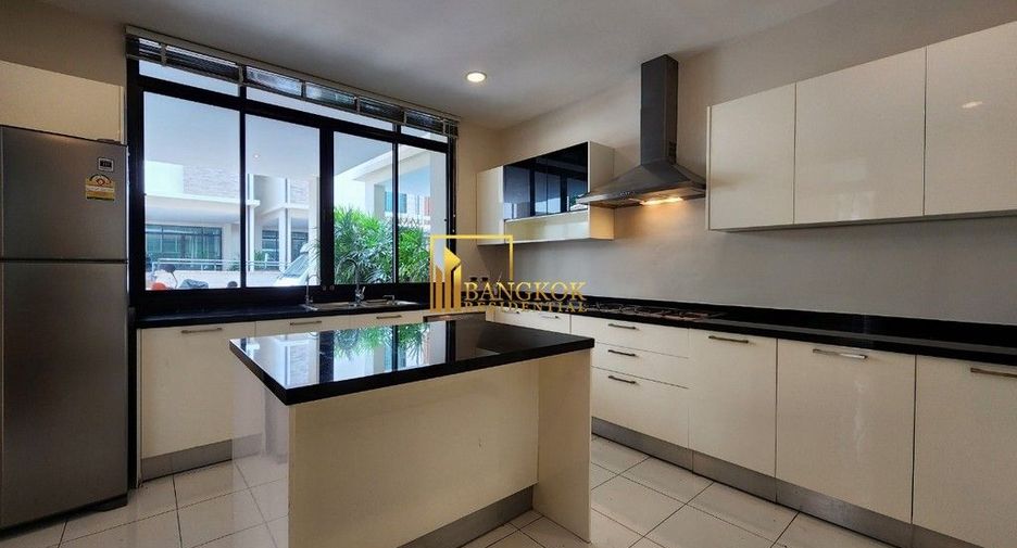 For rent 4 ベッドルーム villa in Khlong Toei, Bangkok