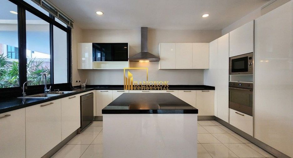 For rent 4 ベッドルーム villa in Khlong Toei, Bangkok