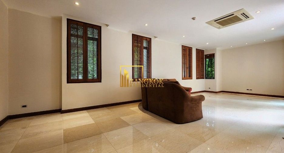 For rent 4 ベッドルーム villa in Khlong Toei, Bangkok