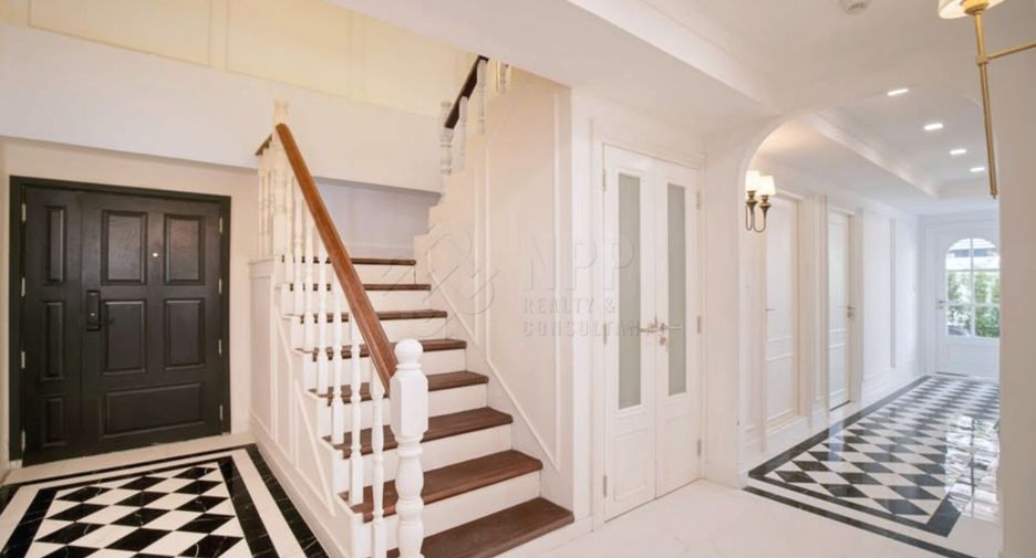 Condo en venta de 4 habitaciones en Watthana, Bangkok