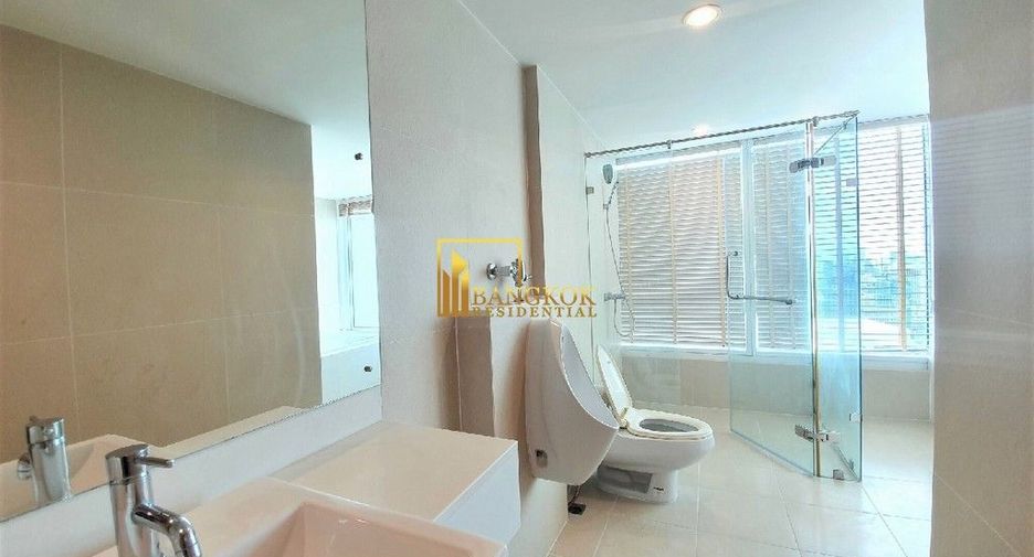 Condo en alquiler de 4 habitaciones en Watthana, Bangkok