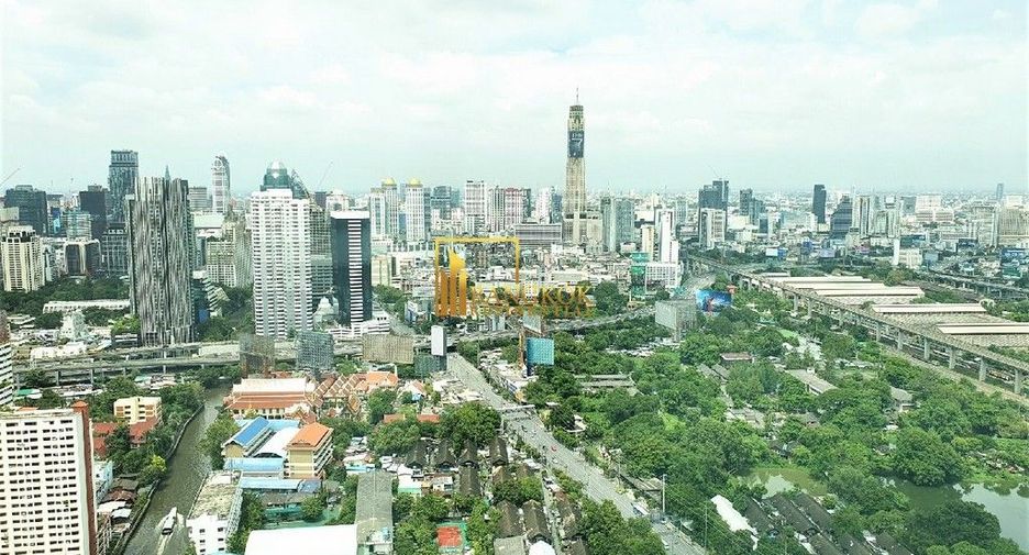 Condo en alquiler de 4 habitaciones en Watthana, Bangkok