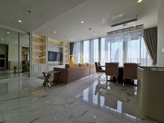 Condo en alquiler de 3 habitaciones en Pathum Wan, Bangkok