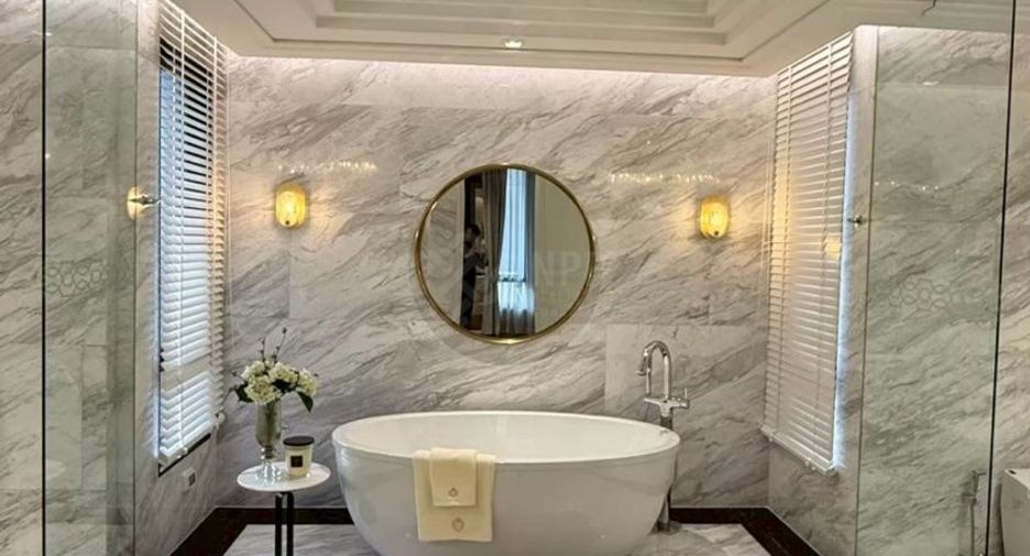For sale 5 bedrooms house in Saphan Sung, Bangkok
