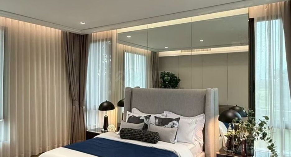 For sale 5 bedrooms house in Saphan Sung, Bangkok