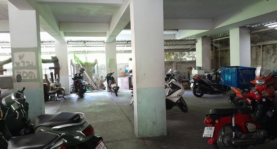 出售 40 卧室 服务式公寓 在 Watthana, 曼谷