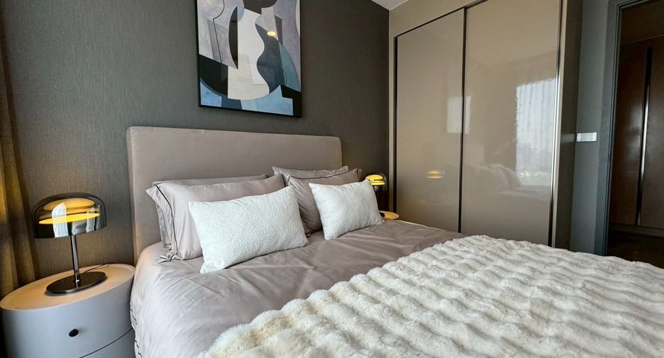 For rent 3 bedrooms condo in Khlong Toei, Bangkok