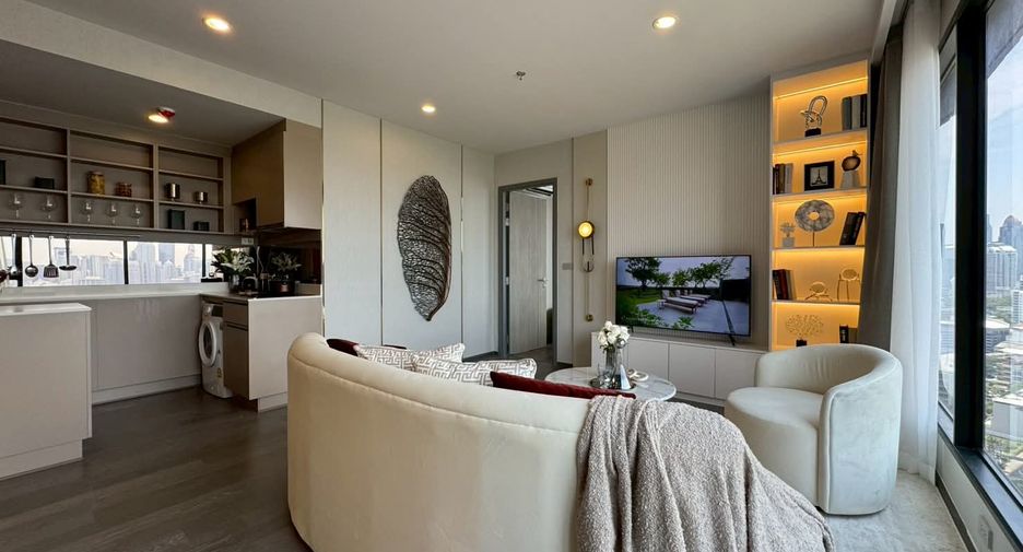 For rent 3 bedrooms condo in Khlong Toei, Bangkok