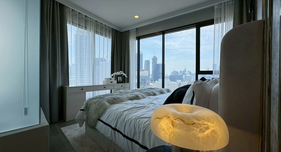 For rent 3 bedrooms condo in Khlong Toei, Bangkok