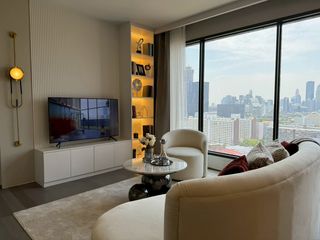 For rent 3 bedrooms condo in Khlong Toei, Bangkok
