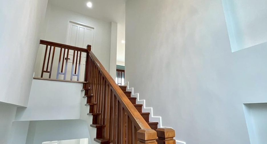 For sale 4 bedrooms house in Mueang Samut Sakhon, Samut Sakhon
