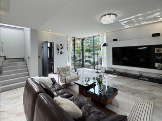 Villa en venta de 5 habitaciones en Bang Lamung, Chonburi