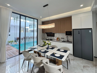 Villa en venta de 5 habitaciones en Bang Lamung, Chonburi