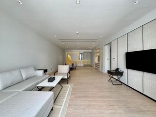 Apartamento con servicios en alquiler de 3 habitaciones en Khlong Toei, Bangkok