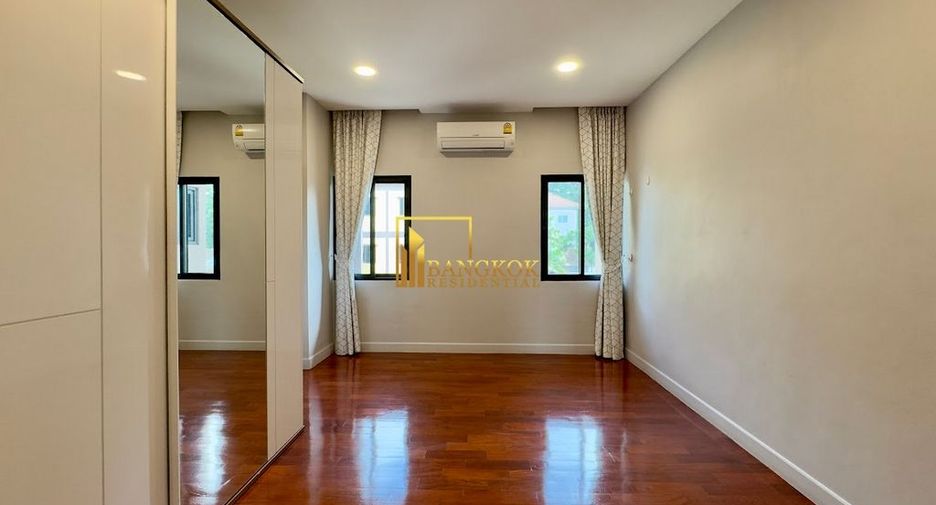 À louer 5 chambres maison à Watthana, Bangkok