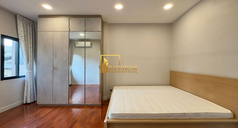 À louer 5 chambres maison à Watthana, Bangkok