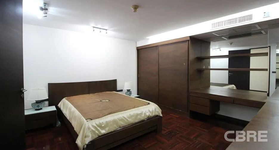 For sale 4 bedrooms condo in Khlong Toei, Bangkok