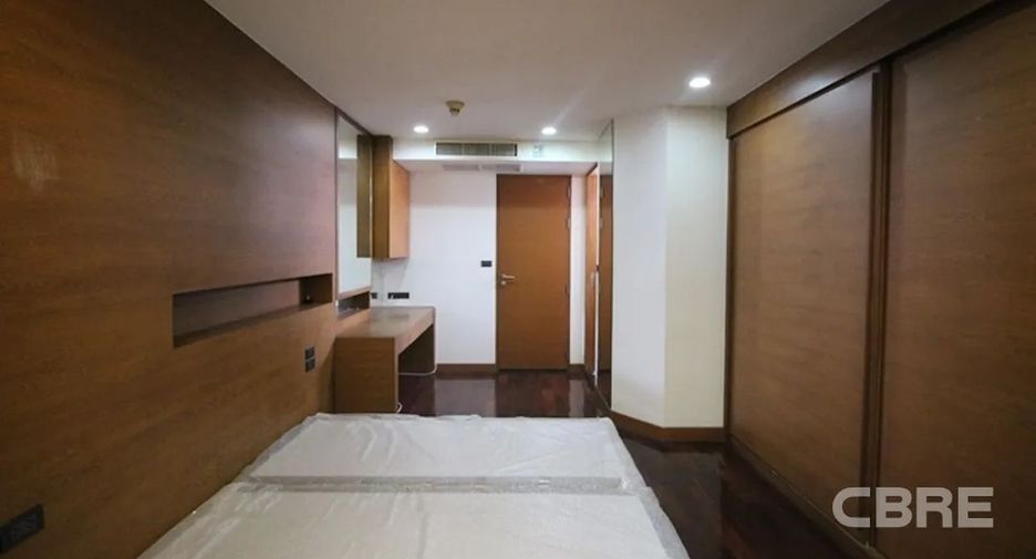 For sale 4 bedrooms condo in Khlong Toei, Bangkok