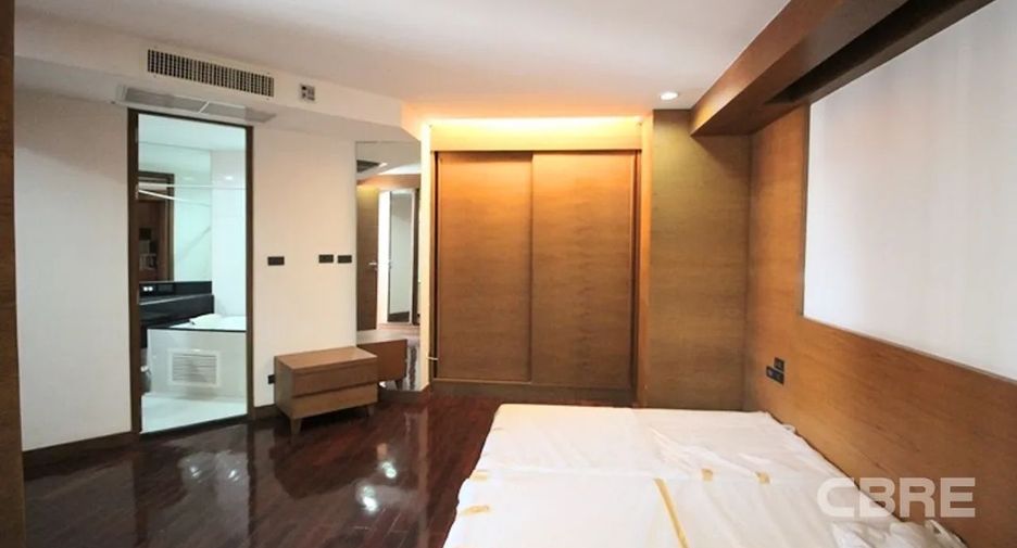 For sale 4 bedrooms condo in Khlong Toei, Bangkok