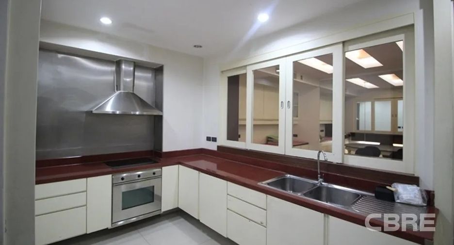 For sale 4 bedrooms condo in Khlong Toei, Bangkok
