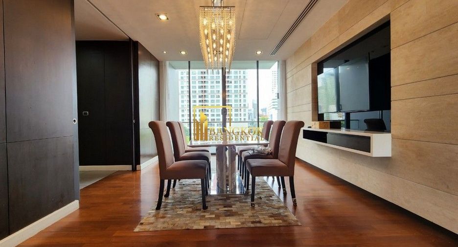Condo en alquiler de 4 habitaciones en Khlong Toei, Bangkok