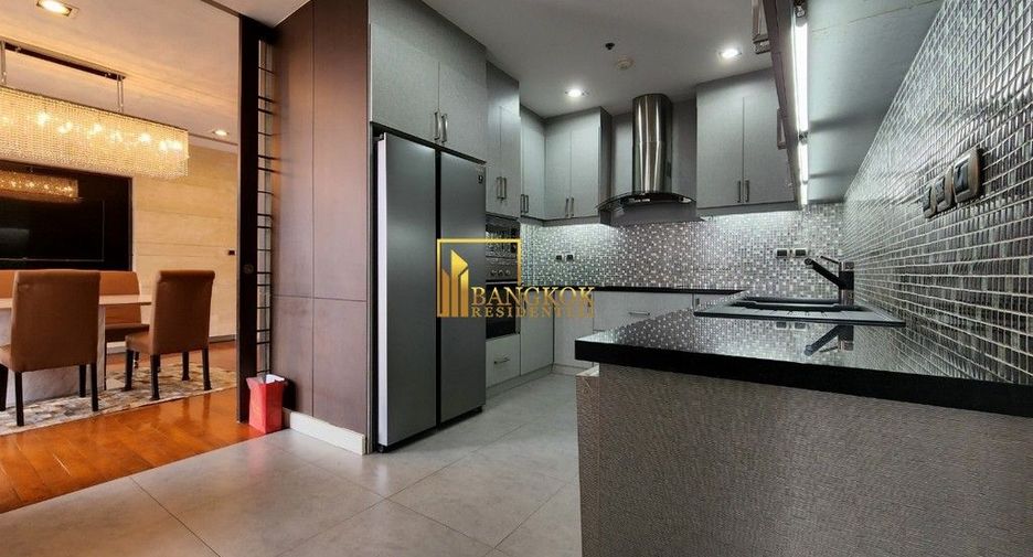 Condo en alquiler de 4 habitaciones en Khlong Toei, Bangkok