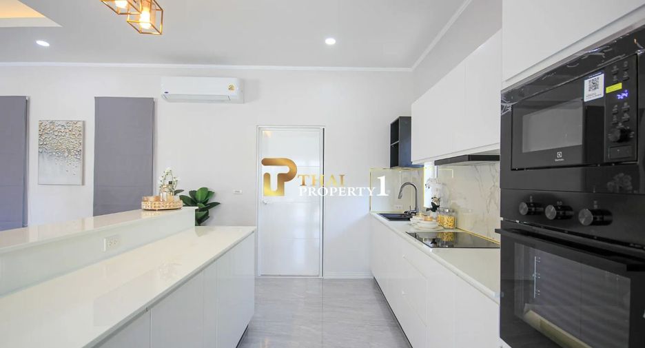 For sale 3 bedrooms villa in Hua Hin, Prachuap Khiri Khan