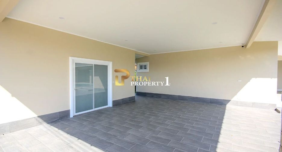 For sale 3 bedrooms villa in Hua Hin, Prachuap Khiri Khan