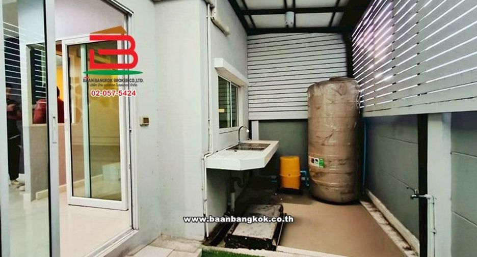 出售 4 卧室 联排别墅 在 Mueang Nonthaburi, Nonthaburi