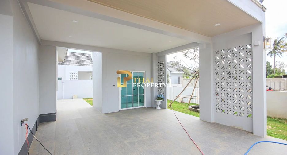 For sale 3 bedrooms villa in Cha Am, Phetchaburi
