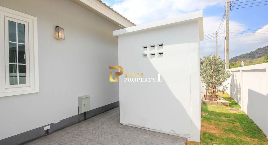 For sale 3 bedrooms villa in Cha Am, Phetchaburi