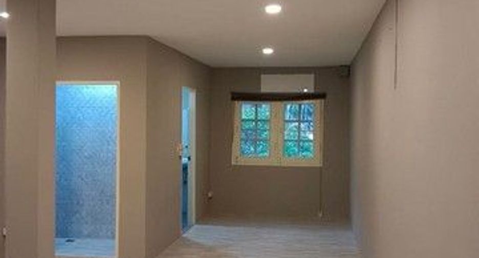 For rent 1 bed office in Bang Na, Bangkok