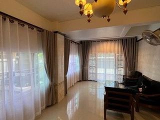 Casa en alquiler de 3 habitaciones en Thanyaburi, Pathum Thani